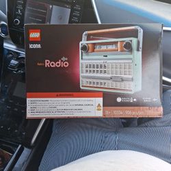 LEGO ICONS retro radio