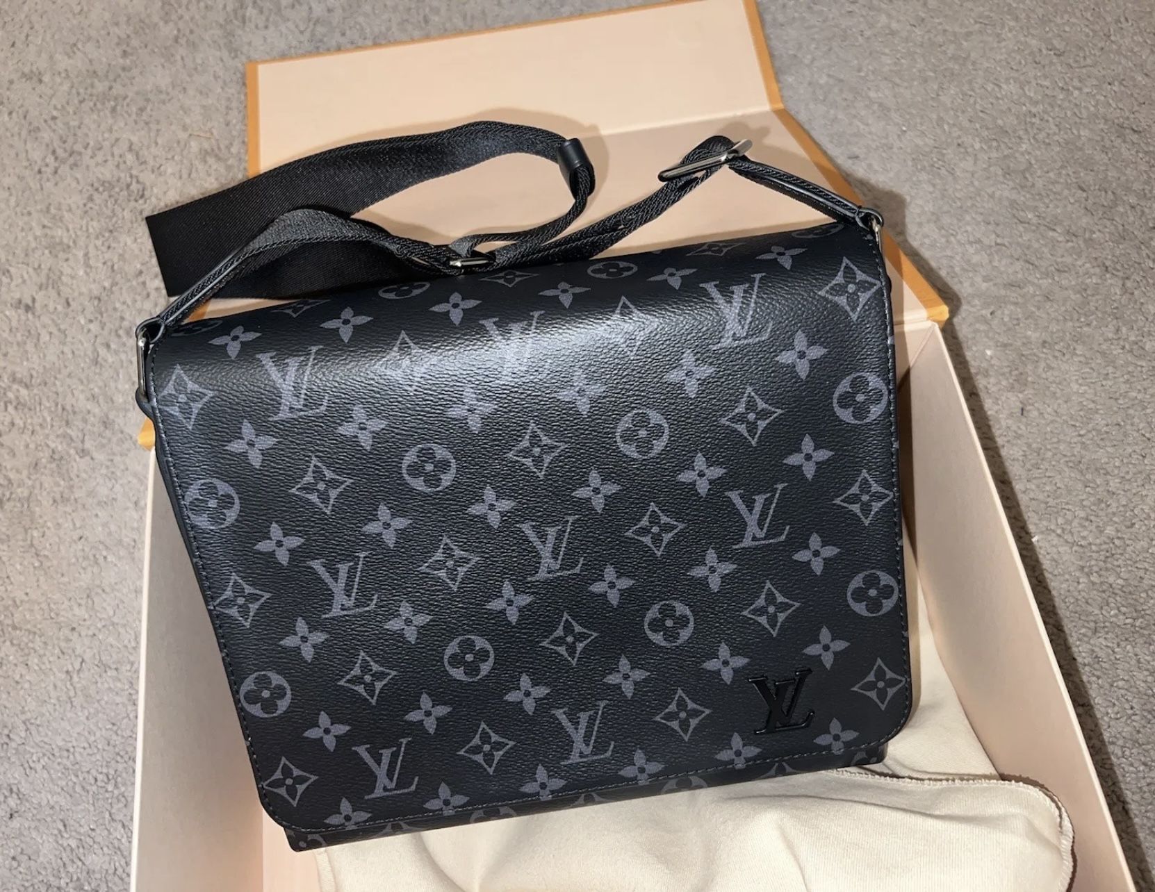 Louis Vuitton Messenger & Shoulder Bag Black 