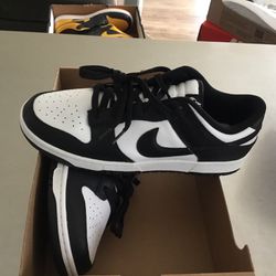 Men’s Nike Dunk Low Retro (Panda) size 13