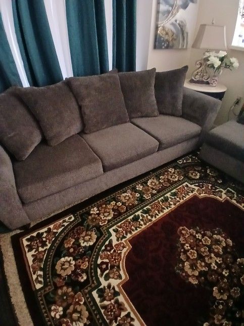 Sectional SOFA/ PRICE DROPPED!
