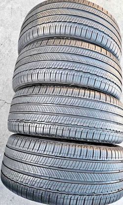 235/45/18 Michelin 📍📍 Vendo un set de llantas con 80% de vida las 4 📍🌟