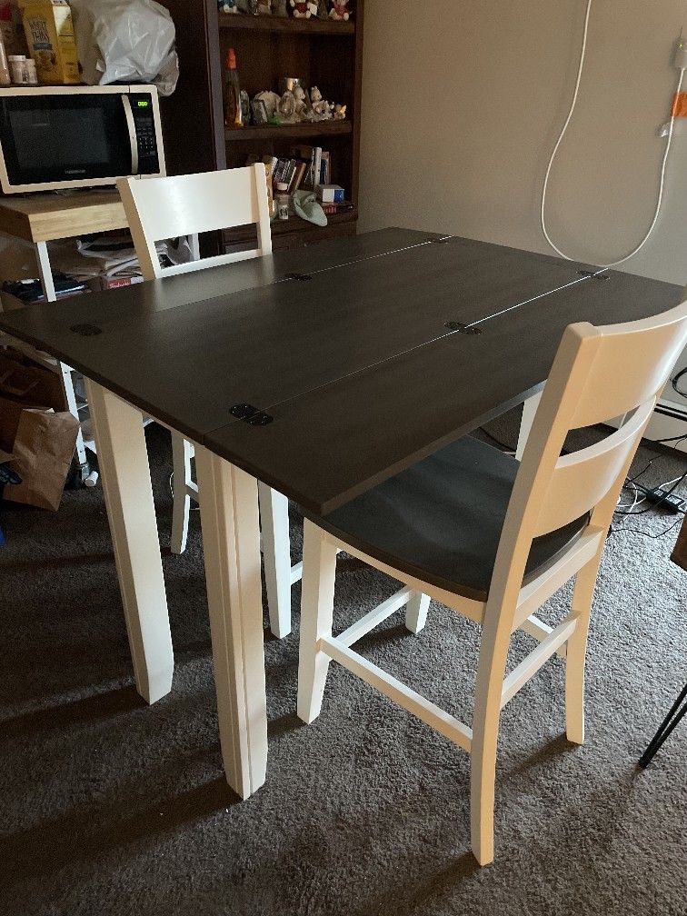Kitchen Table With 2 Chairs