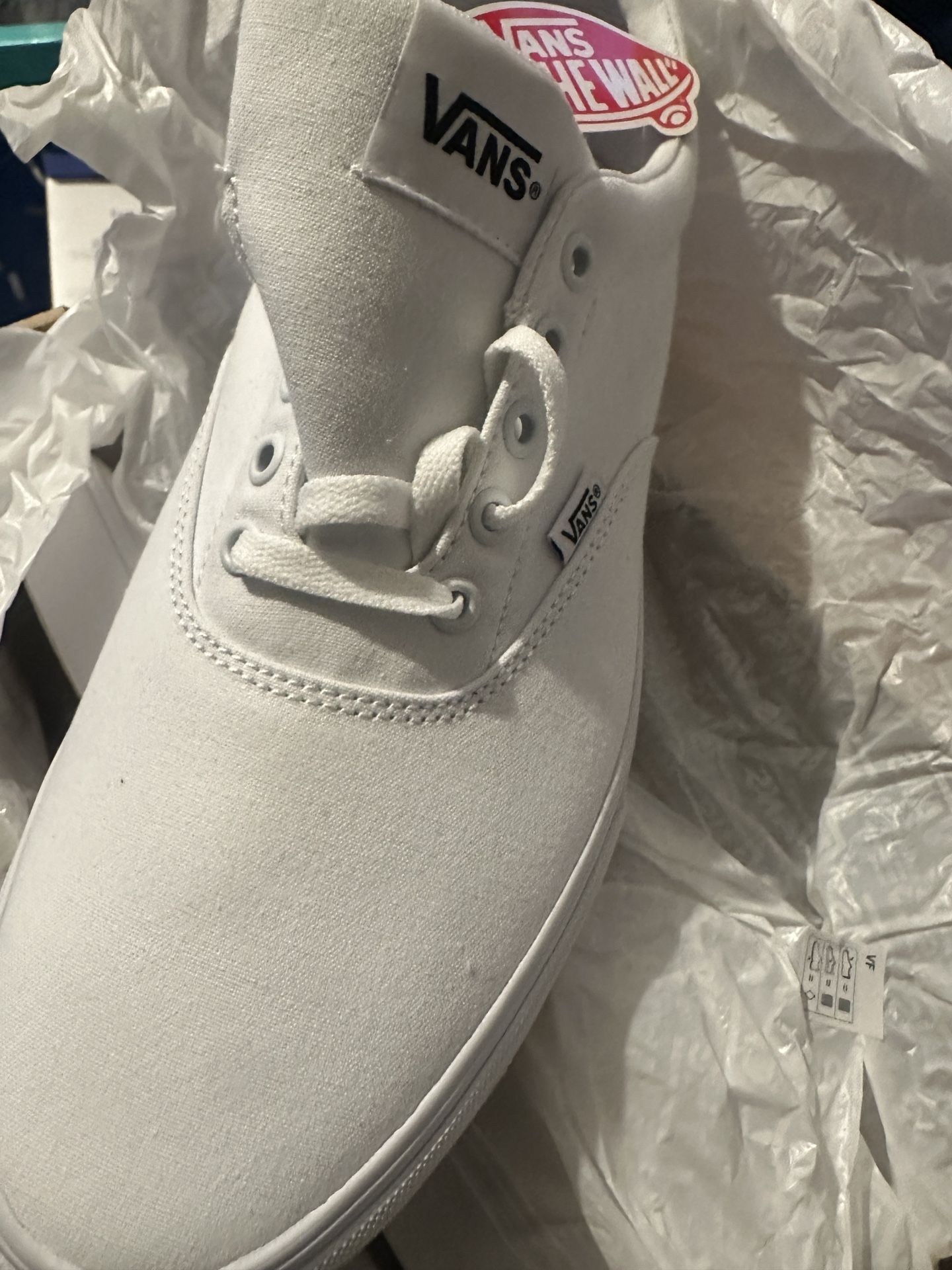 ($50 LOCAL) Brand NEW! VANS Low Classic (Sz 13) White On White.