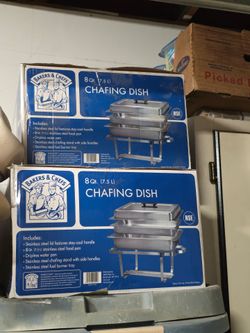 Brand new chafing dish