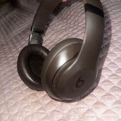 Beats Studio Pro