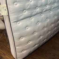 FREE Full Mattress Pottery Barn Kids Plush Eurotop 
