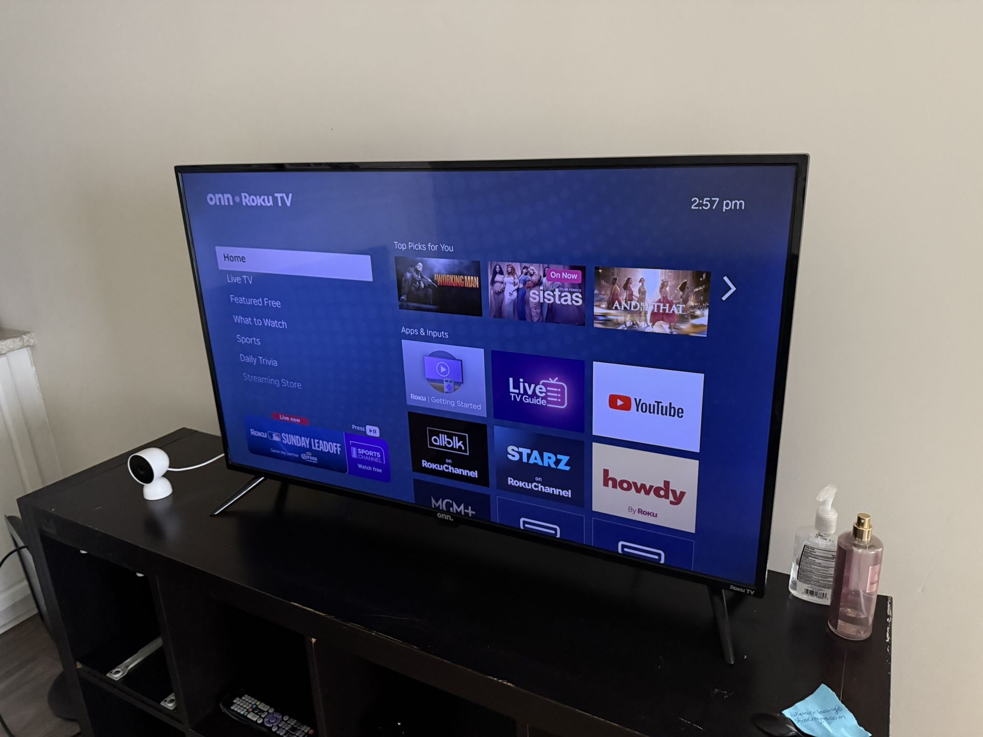 Onn Roku Smart TV w/ Remote