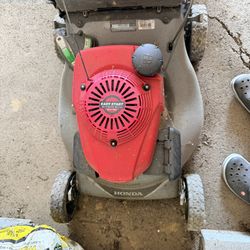 🌱 Honda HRR216K10VKA Lawn Mower – Reliable & Powerful!