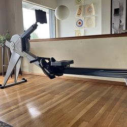 Like New Condition - Concept 2 Rower Erg PM5 Model E