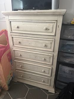 Dresser