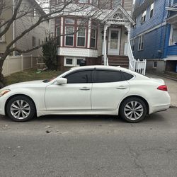 2011 Infiniti M37