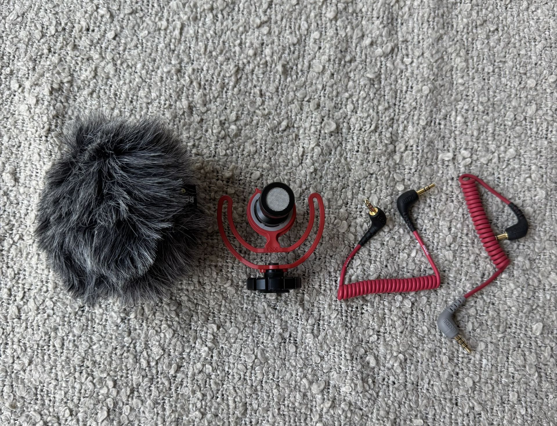 RØDE VideoMicro Compact On-Camera Microphone – Great for DSLR or Smartphone