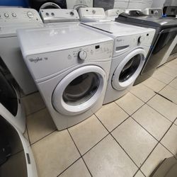 Whirlpool Washer And Gas Dryer Set 