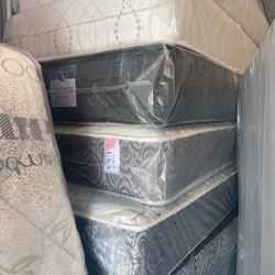 TWIN-FULL-QUEEN-KING MATTRESS ⭐☎561*802*8654* CALL US  All Brand New. WE HAVE ALL SIZE ..⭐TWIN ⭐-FULL-⭐-QUEEN⭐-KING -  ⭐  We deliver  everywhere 🚚🚚 