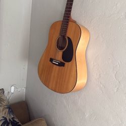 Acoustic Guitar 