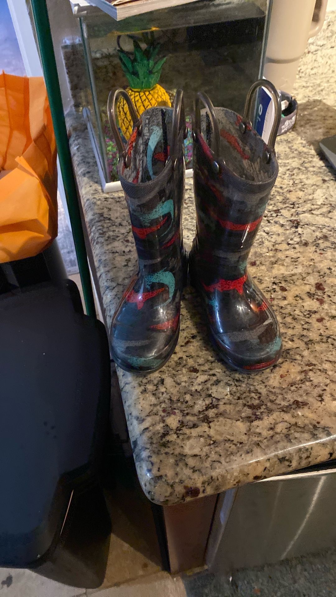 Toddler Size 8 Light Up Rain Boots