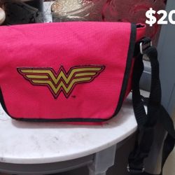 Wonder Woman Shoulder Bag
