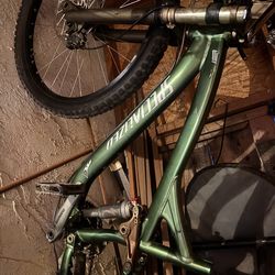2009 green Specialized jumper bike