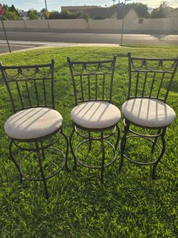 Set of 3 Metal Swivel Bar Stools