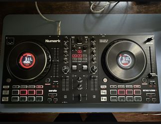 Numark Mixtrack platinum Fx