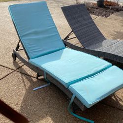 2 Chaise Loungers For Deck