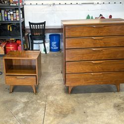 Mid Century Modern Cavalier Brand Walnut Dresser And Nightstand 