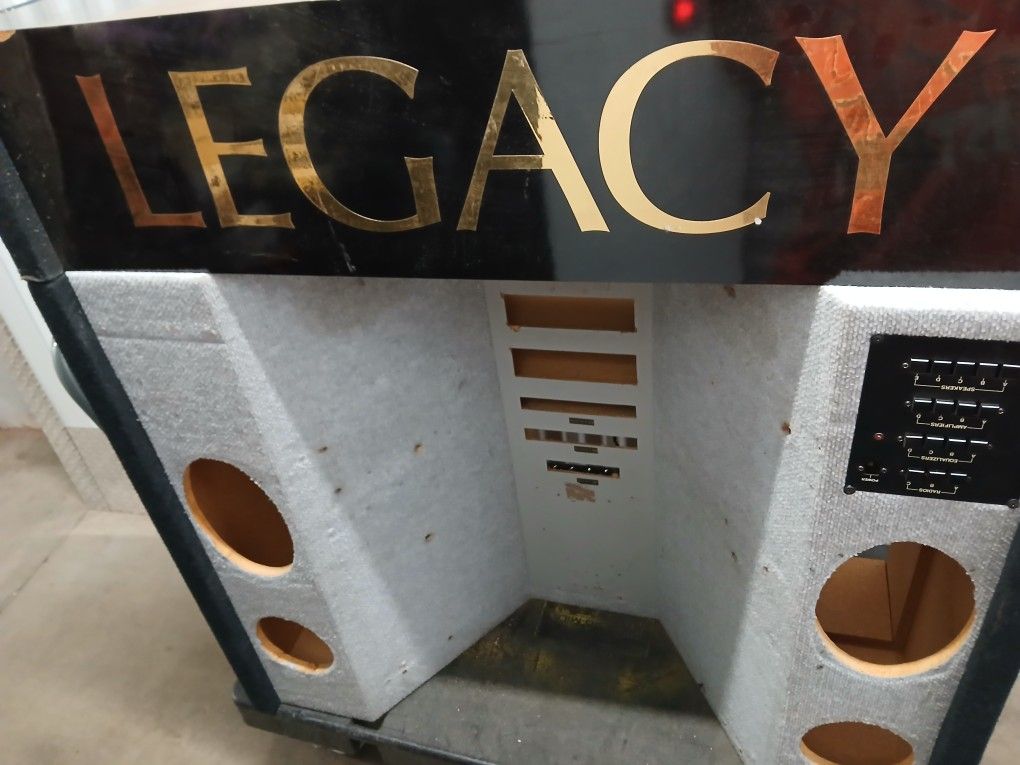Car Audio Display It Holds 3 Eqs 3 radios And 2 6.5 And 2 4inch Speakers $200firm Price Pickup Only Serious Buyers Please 