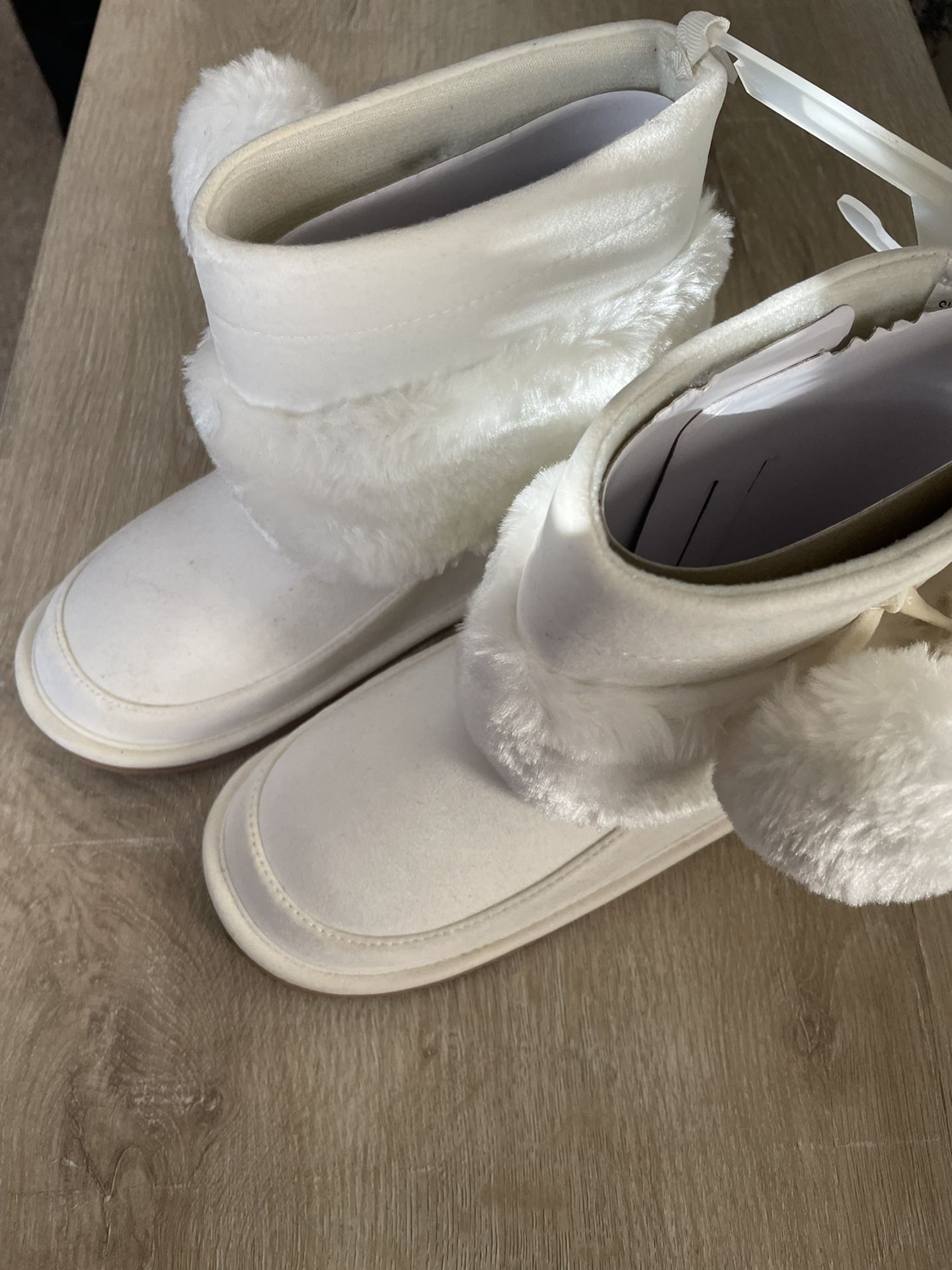 Girl White Winter Boots Size 1