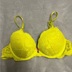 La Senza Lace Underwire Bra in Vibrant Yellow