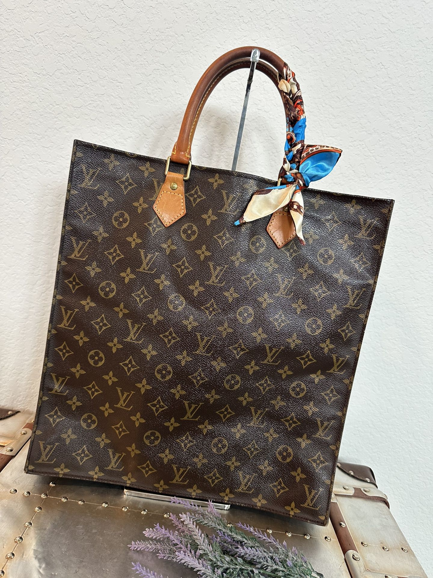 Louis Vuitton Sac Plat GM Monogram Handbag