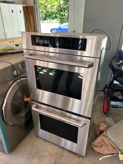 Beautiful thermador doble oven