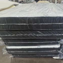 New MATTRESSES Hybird Organic Queen/King 