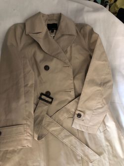 Size M belted trench coat water resistant banana republic