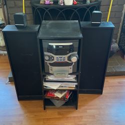 RCA 5cd Changer With Speakers