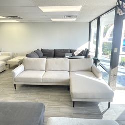 White Sectional Couch / Sofa [FREE Delivery🚚]