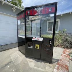 Arcade Claw Machine