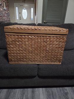 Wicker storage chest