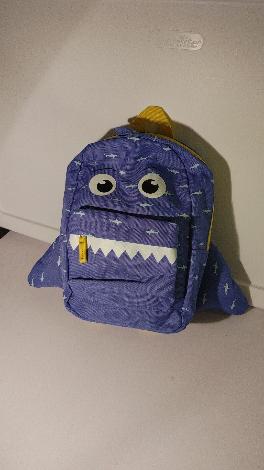 Small back pack shark
