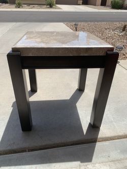 Marmol End Table