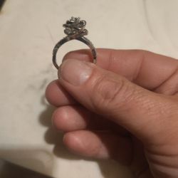 Women's White Gold Plated 3D Rose Designed Ring (SIZE: 6.75-7) NEW WITH NO TAGS