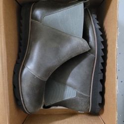 Size 10 SOREL BOOTS 