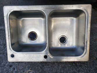STAINLESS STEEL DOUBLE SIDED STANDARD KITCHEN SINK EXCELLENT CONDITION NO DENTS