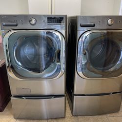 Lg Washer And DRYER With Pedestal 