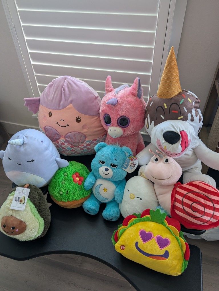 Large & Medium Plush toys Collection (10 items)