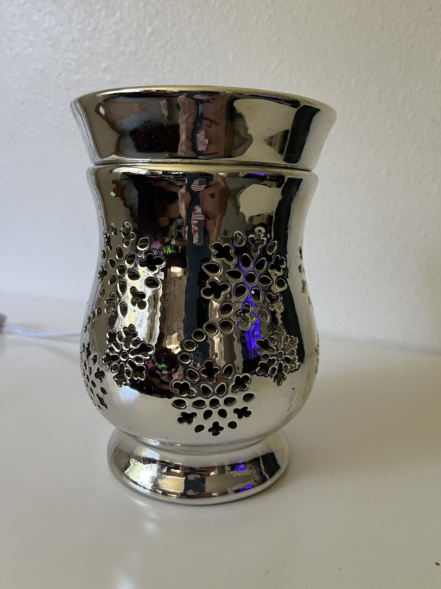 Mirrored Snowflake Wax Warmer