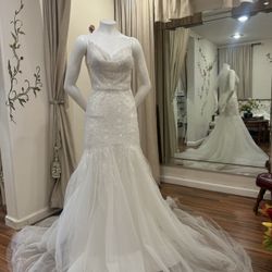 Brand new wedding dress size 6 to 8