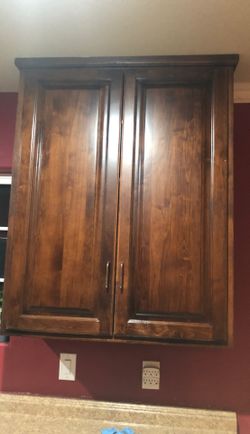 Cabinets and hood range