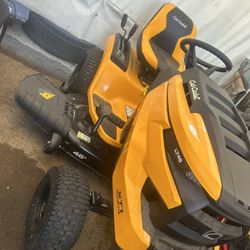 Lawnmower Tractor Troy Bilt  42