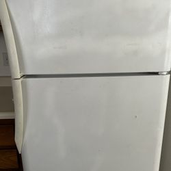 refrigerator. Washer And Dryer 