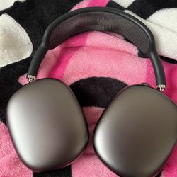 Airpods Max version 6F25